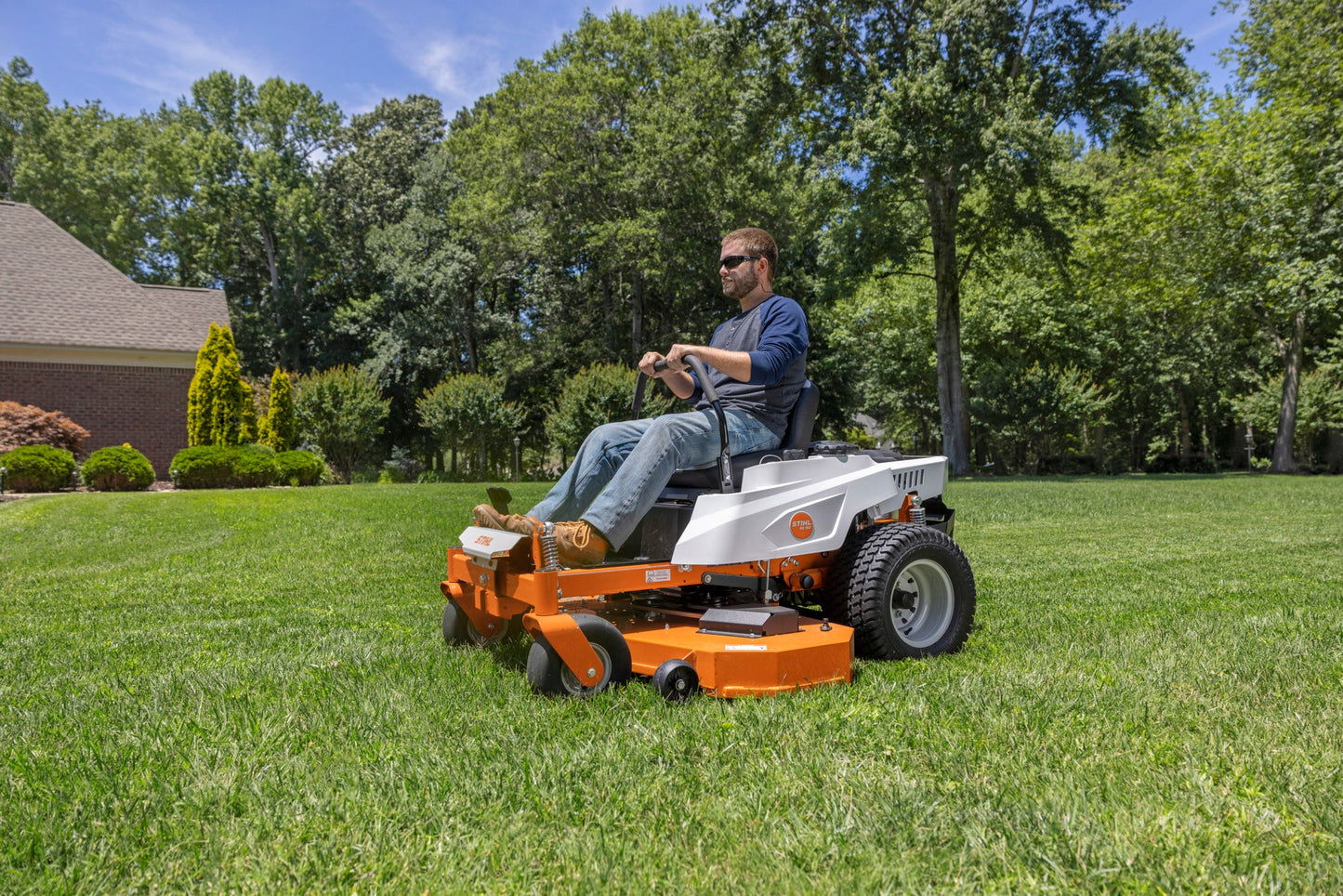 Stihl RZ 152 ZERO TURN MOWER WB010113606